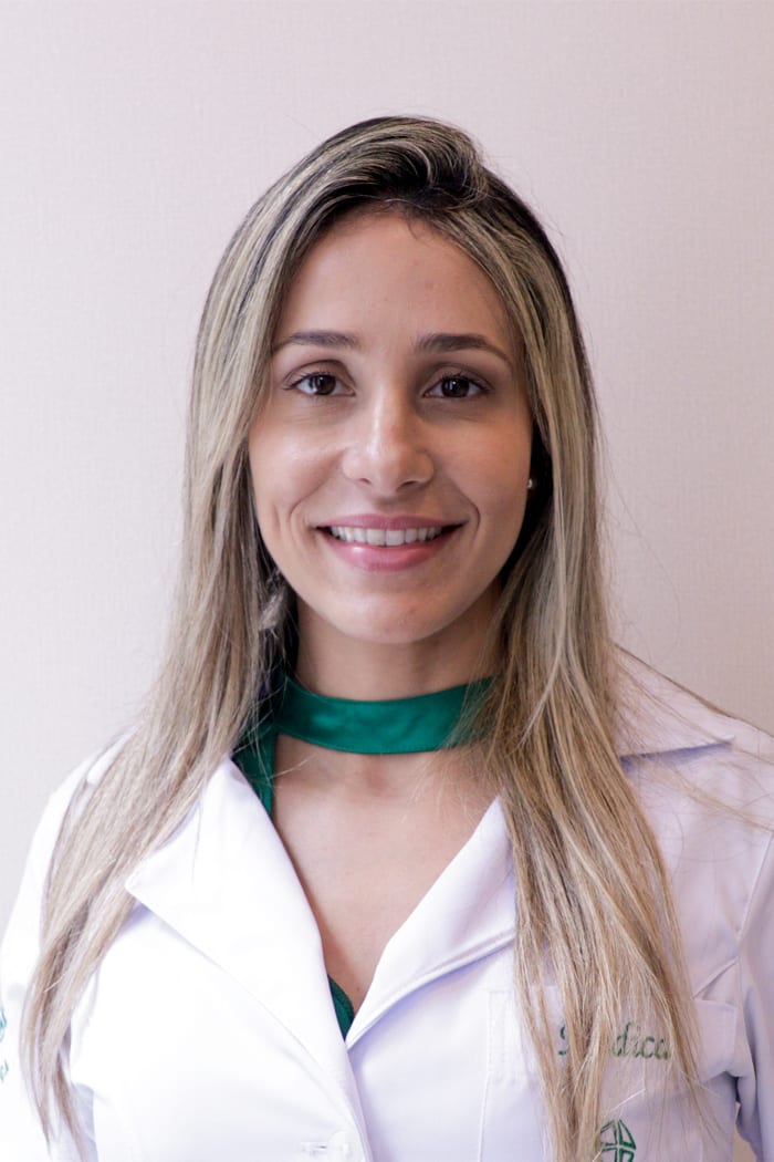 Dra. Eveline Catão